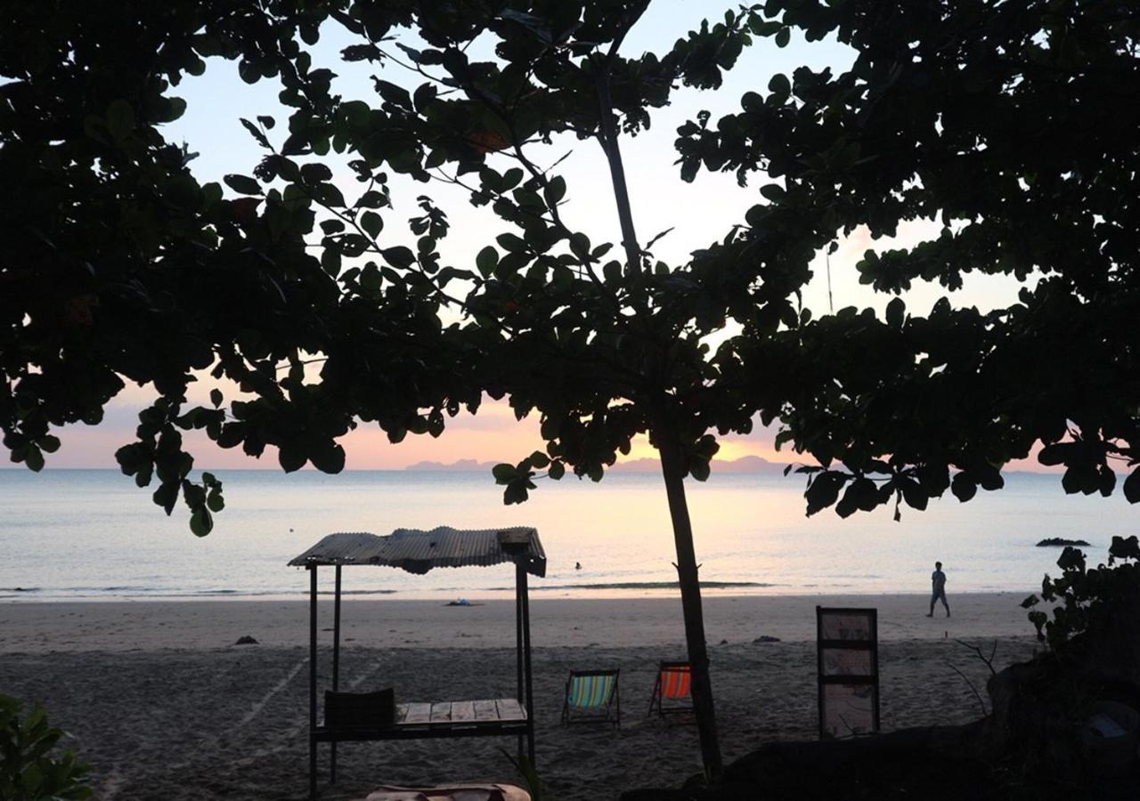 Sun Smile Beach Koh Jum Exterior photo